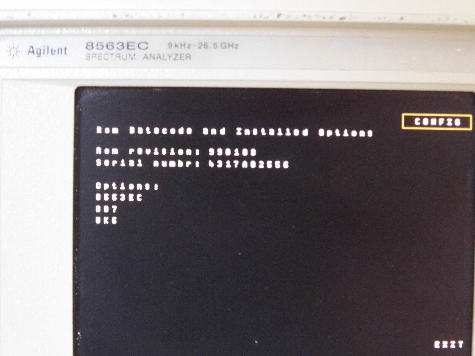 Agilent 8563EC with options 007 and UK6 rack mounted Agilent 8563EC with options 007 and UK6 rack mounted